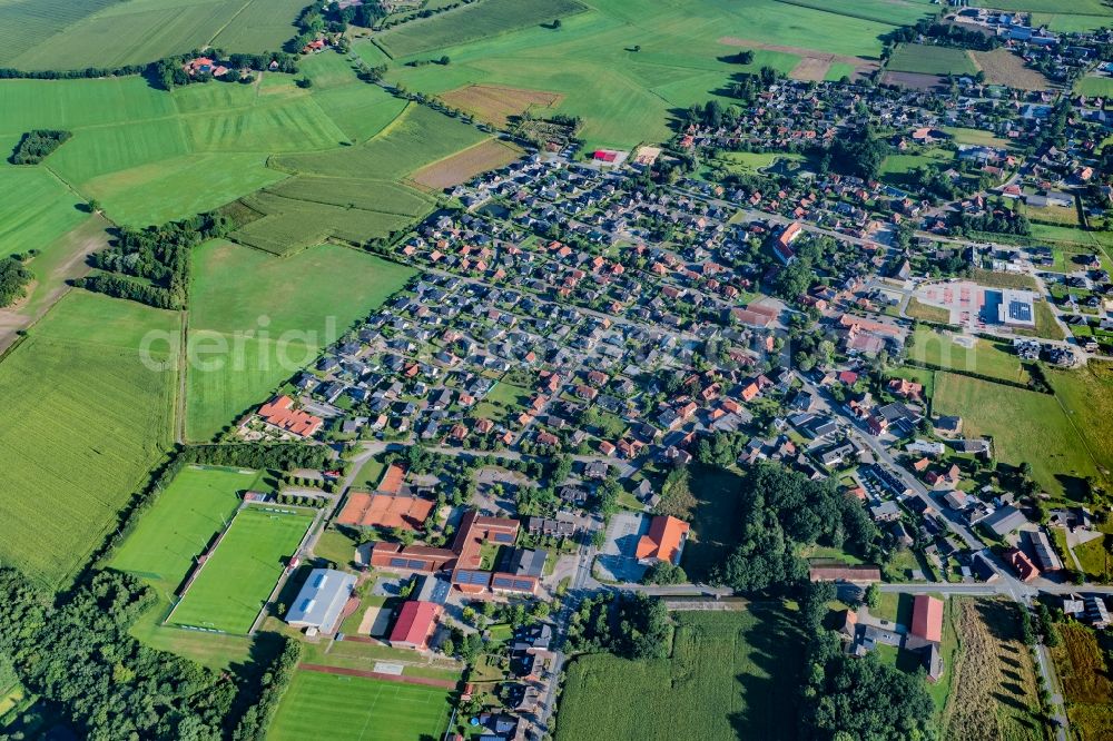 Aerial photograph Ahlerstedt - Town View of the streets and houses of the residential areas in Ahlerstedt in the state Lower Saxony, Germany