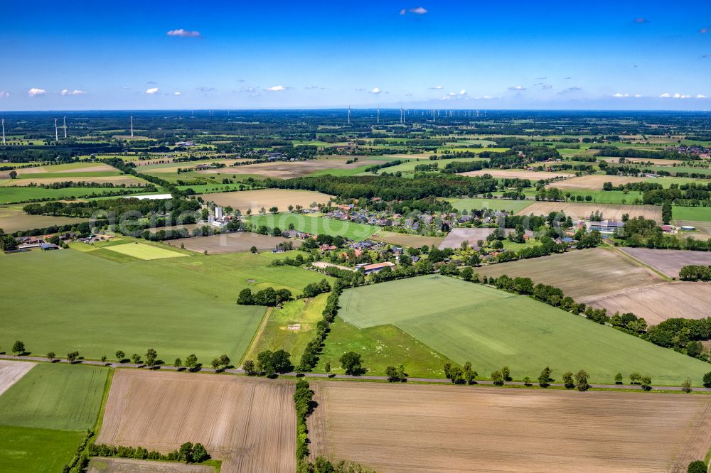 Ahlerstedt from the bird's eye view: Town View of the streets and houses of the residential areas in Ahlerstedt in the state Lower Saxony, Germany