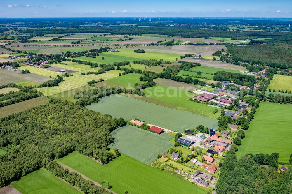 Ahlerstedt from the bird's eye view: Town View of the streets and houses of the residential areas in Ahrensmoor Ost in the state Lower Saxony, Germany