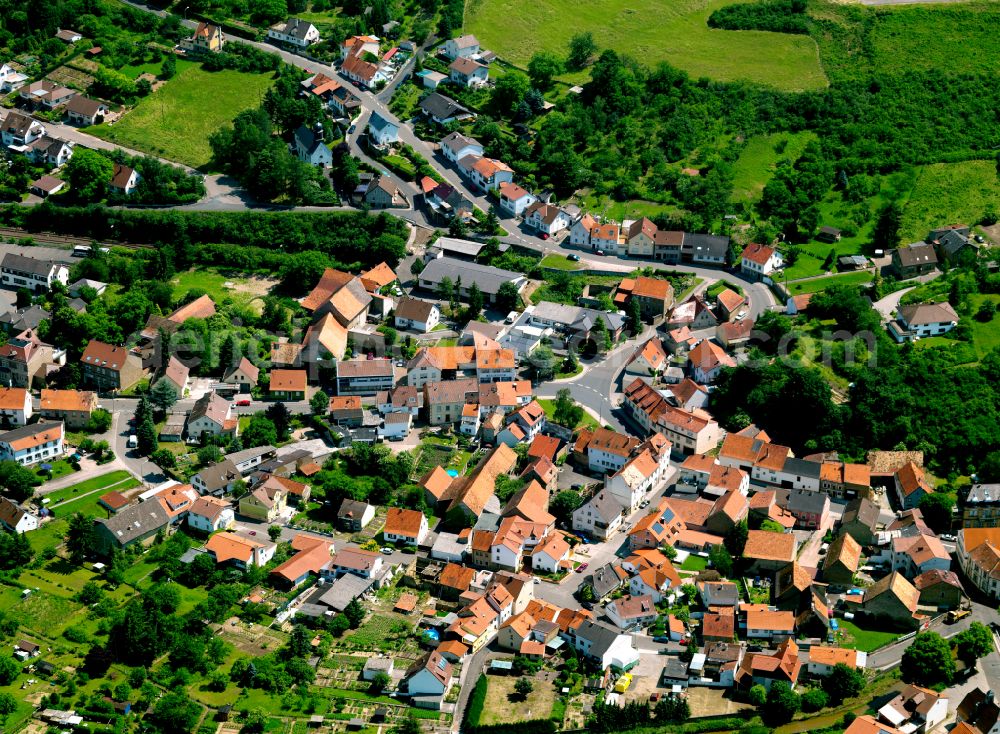 Aerial photograph Alsenz - Town View of the streets and houses of the residential areas in Alsenz in the state Rhineland-Palatinate, Germany