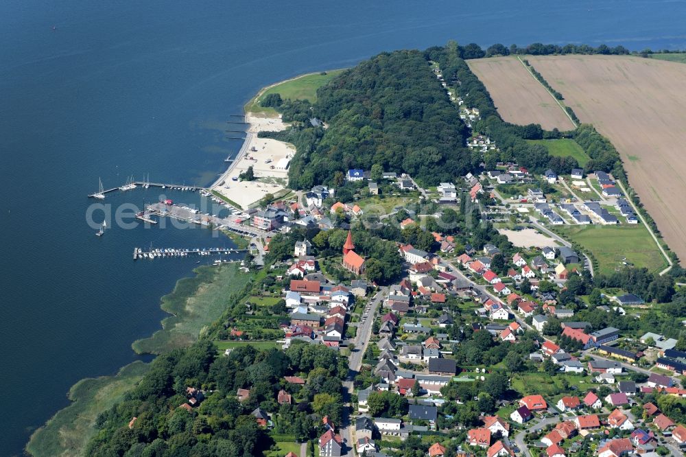 Aerial photograph Altefähr - Town View of the streets and houses of the residential areas in Altefaehr in the state Mecklenburg - Western Pomerania