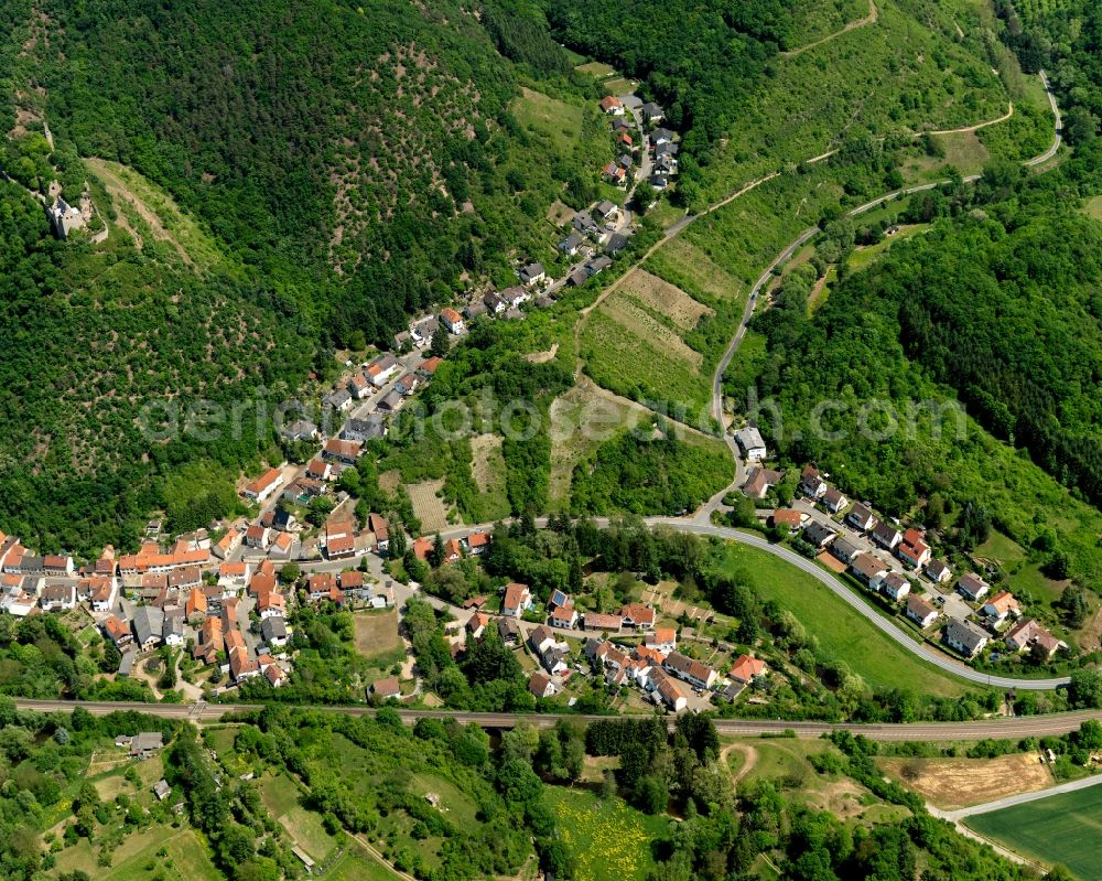 Aerial image Altenbamberg - View of the borough of Altenbamberg in the state of Rhineland-Palatinate. The municipiality is located in the Alsenz Valley on the riverbank of the river Alsenz. It includes several hamlets and settlements. Bad Muenster is visible in the background