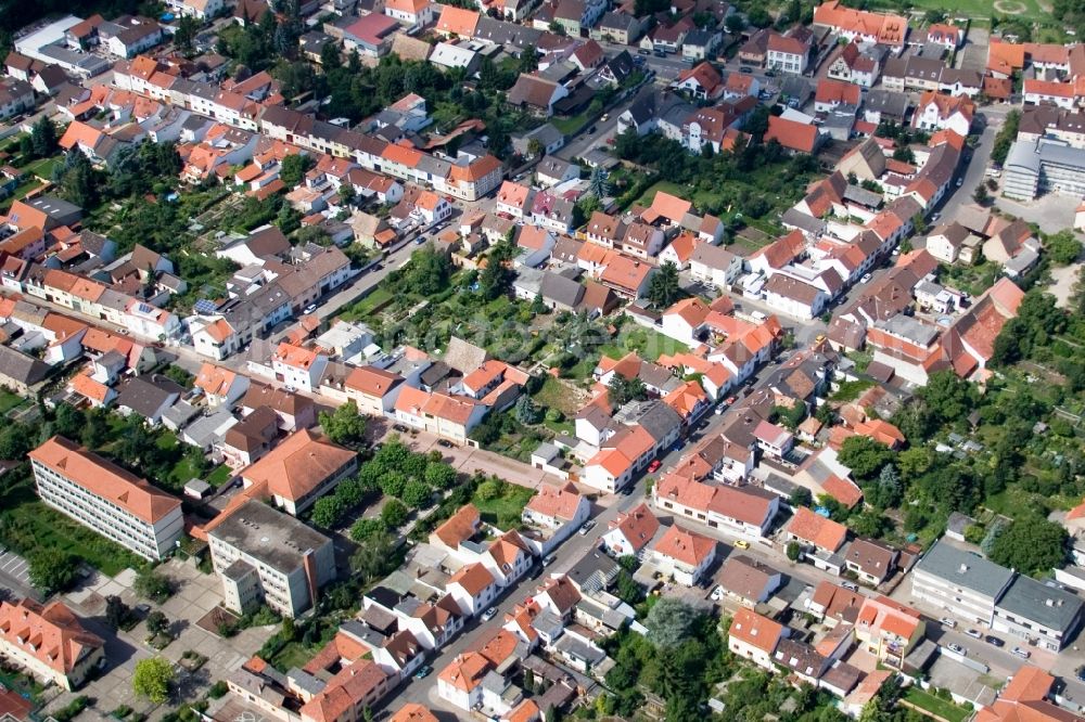 Aerial photograph Altlußheim - Town View of the streets and houses of the residential areas in Altlussheim in the state Baden-Wuerttemberg