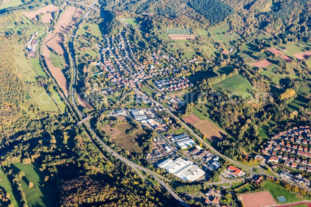 Annweiler am Trifels from above - Town View of the streets and houses of the residential areas in Annweiler am Trifels in the state Rhineland-Palatinate, Germany