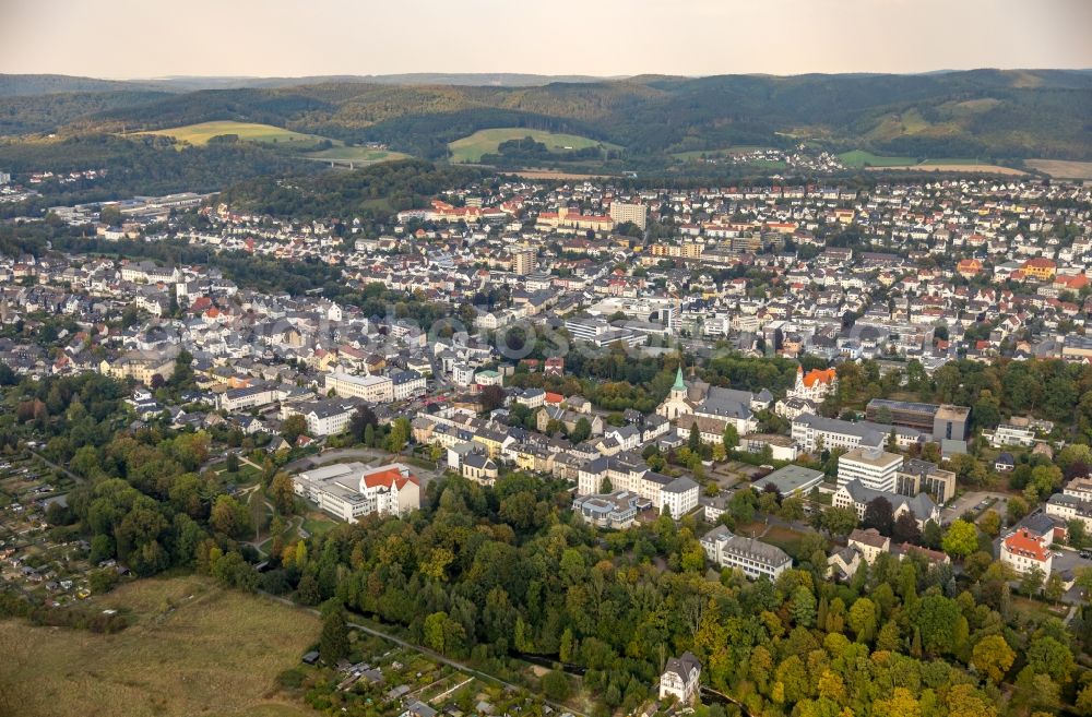 Arnsberg from the bird's eye view: Town View of the streets and houses of the residential areas in Arnsberg in the state North Rhine-Westphalia, Germany