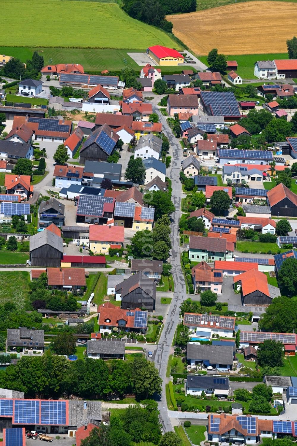 Aschbuch from the bird's eye view: Town View of the streets and houses of the residential areas in Aschbuch in the state Bavaria, Germany