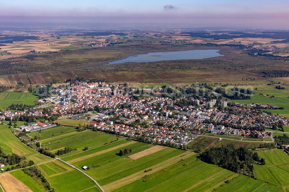 Aerial photograph Bad Buchau - Town View of the streets and houses of the residential areas in front of the Federsee in Bad Buchau in the state Baden-Wuerttemberg, Germany