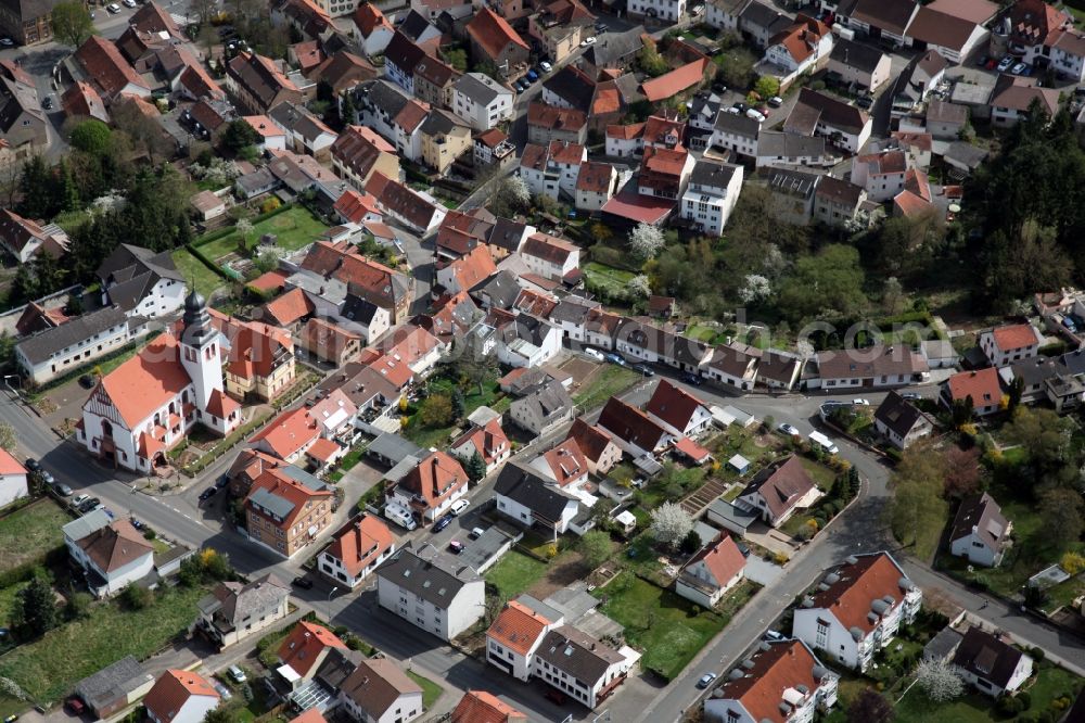 Aerial photograph Bad Münster am Stein-Ebernburg - View of Bad Münster am Stein Ebernburg in the state of Rhineland-Palatinate, Mineral spa and health resort. In the center the Catholic Church of Saint John the Baptist