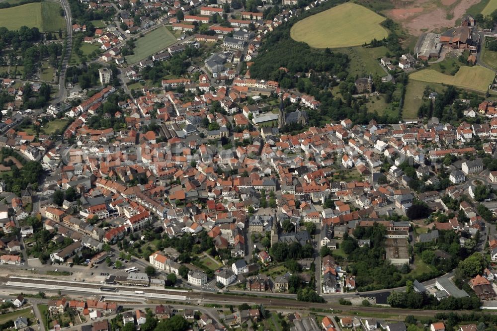 Bad Sobernheim from the bird's eye view: Townscape of Bad Sobernheim in Rhineland-Palatinate. It is the administrative center of the collective municipality Bad Sobernheim and a nationally recognized health resort