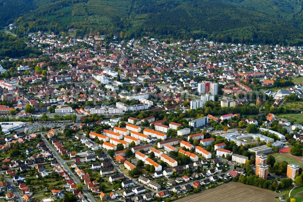 Barsinghausen from the bird's eye view: Town View of the streets and houses of the residential areas in Barsinghausen in the state Lower Saxony, Germany