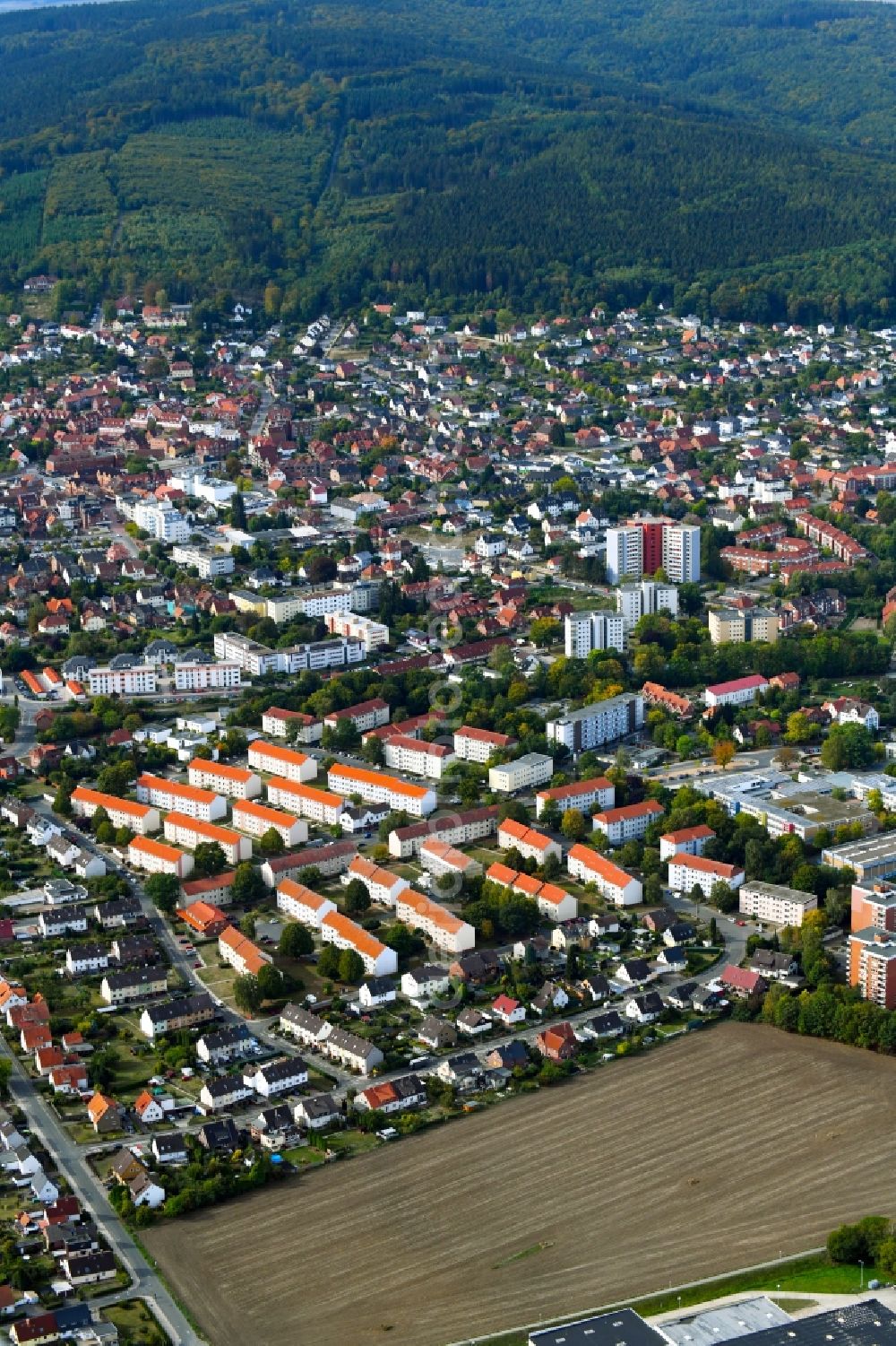 Aerial image Barsinghausen - Town View of the streets and houses of the residential areas in Barsinghausen in the state Lower Saxony, Germany