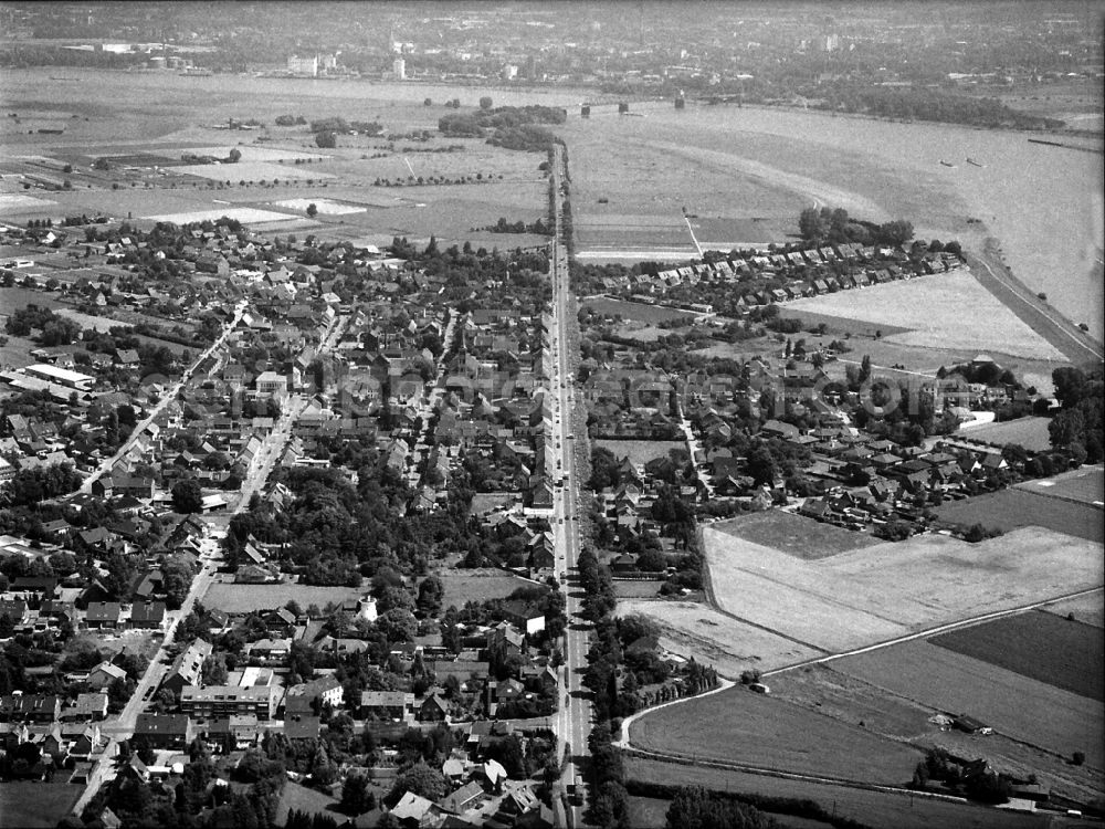 Aerial image Büderich - Town View of the streets and houses of the residential areas in Buederich in the state North Rhine-Westphalia, Germany