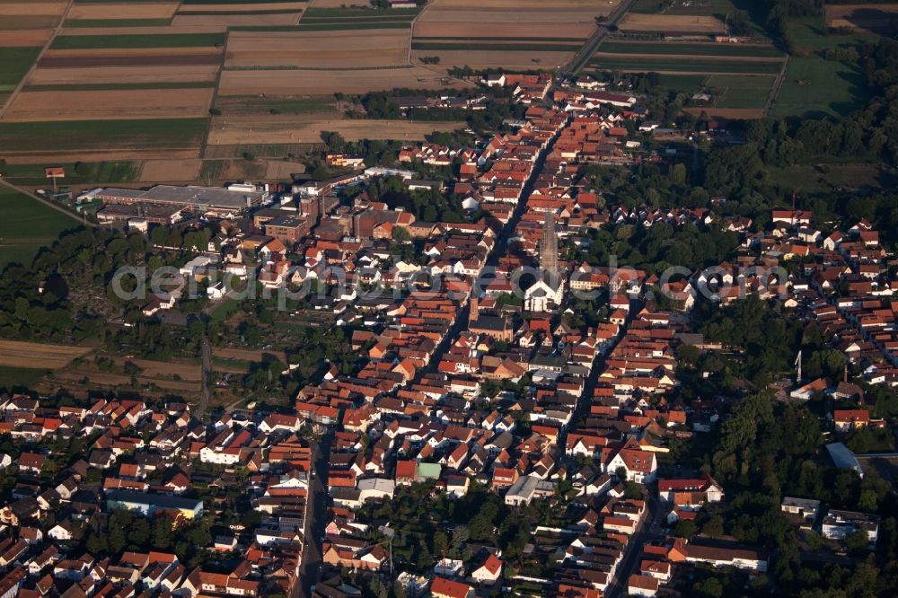 Aerial image Bellheim - Town View of the streets and houses of the residential areas in Bellheim in the state Rhineland-Palatinate