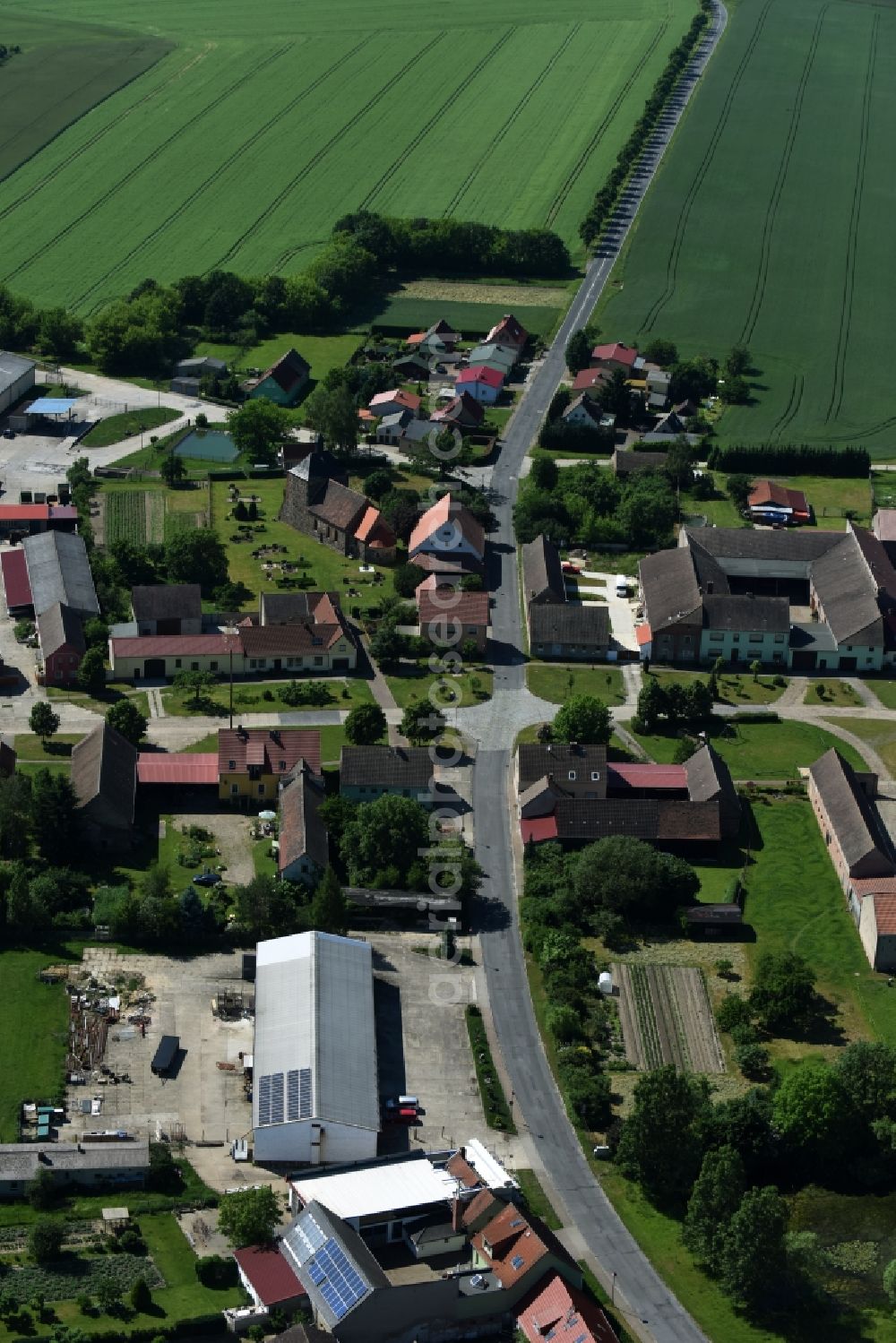 Aerial photograph Bad Belzig - Town View of the streets and houses of the residential areas of Bergholz in Bad Belzig in the state Brandenburg