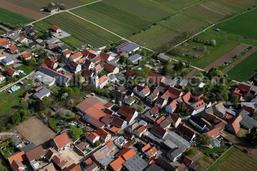 Bermersheim from the bird's eye view: Townscape of Bermersheim is a municipality in the district Alzey-Worms in Rhineland-Palatinate