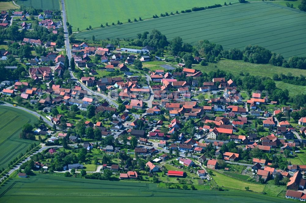 Berßel from above - Town View of the streets and houses of the residential areas in Berssel in the state Saxony-Anhalt, Germany