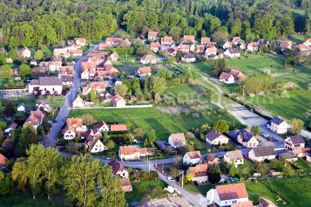 Aerial image Biblisheim - Town View of the streets and houses of the residential areas in Biblisheim in Grand Est, France