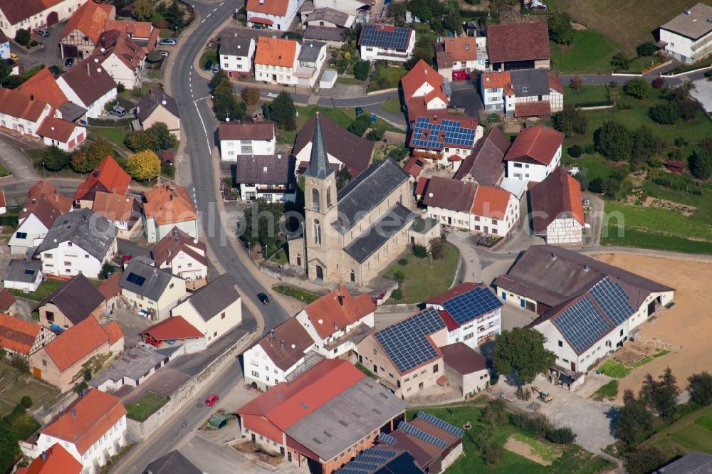 Aerial photograph Billigheim - Town View of the streets and houses of the residential areas in Billigheim in the state Baden-Wuerttemberg