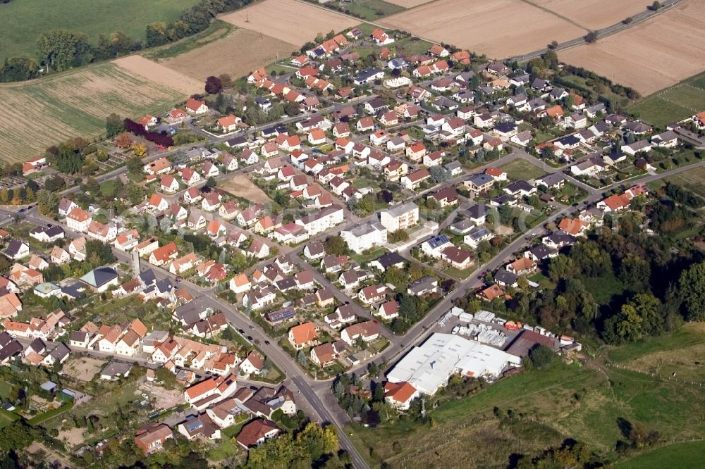 Aerial image Billigheim-Ingenheim - Town View of the streets and houses of the residential areas in Billigheim-Ingenheim in the state Rhineland-Palatinate