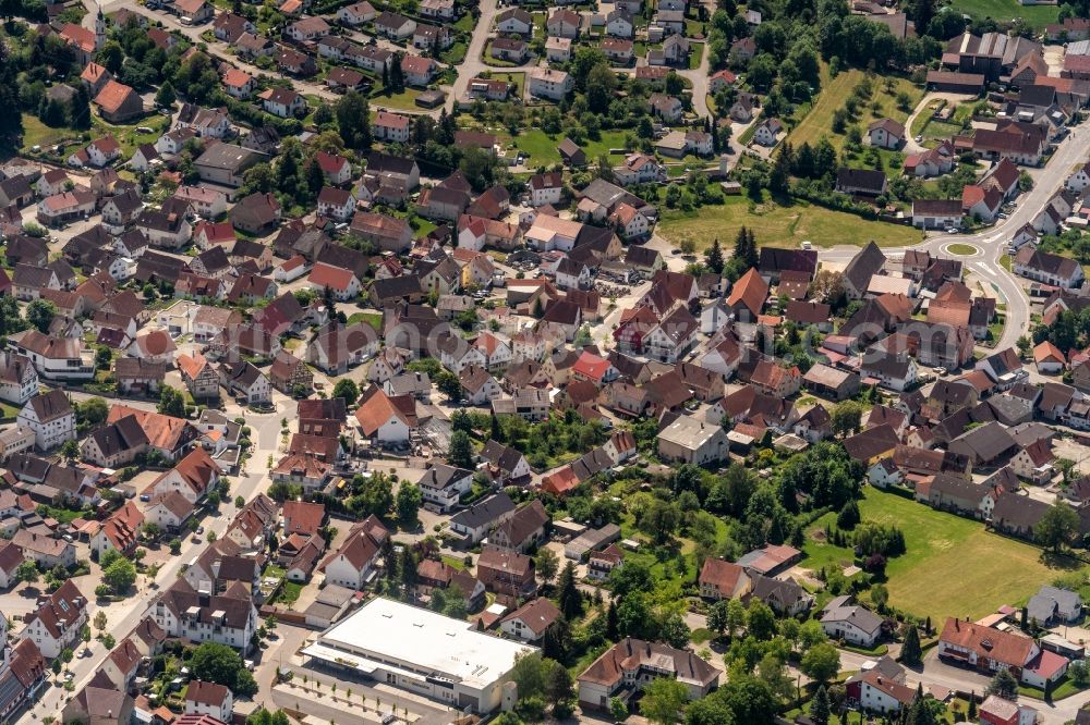 Binzwangen from the bird's eye view: Town View of the streets and houses of the residential areas in Binzwangen in the state Baden-Wuerttemberg, Germany