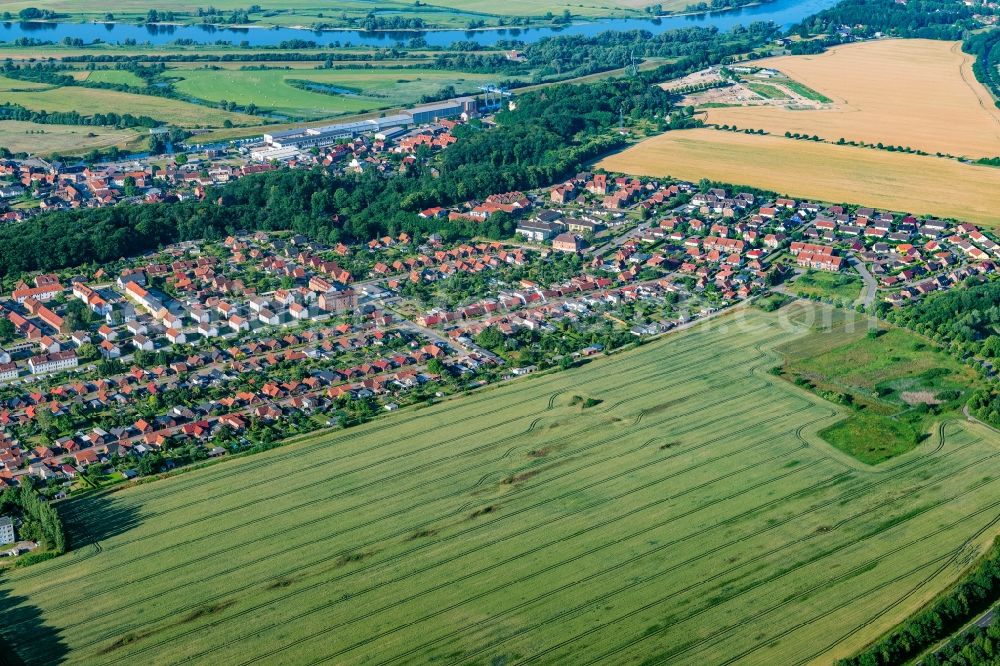 Boizenburg/Elbe from the bird's eye view: Town View of the streets and houses of the residential areas in Boizenburg/Elbe in the state Mecklenburg - Western Pomerania, Germany