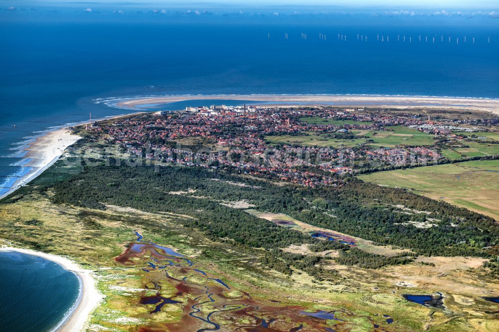 Borkum from above - Town View of the streets and houses of the residential areas in Borkum in the state Lower Saxony