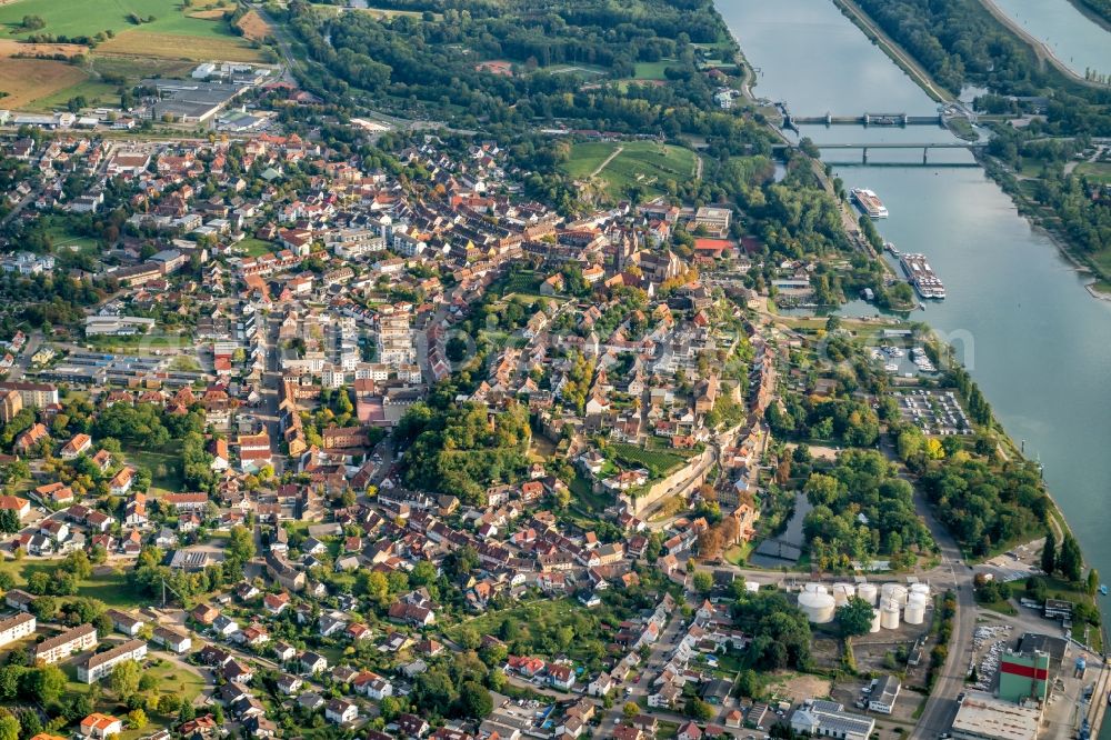 Aerial photograph Breisach am Rhein - Town View of the streets and houses of the residential areas in Breisach am Rhein in the state Baden-Wurttemberg, Germany