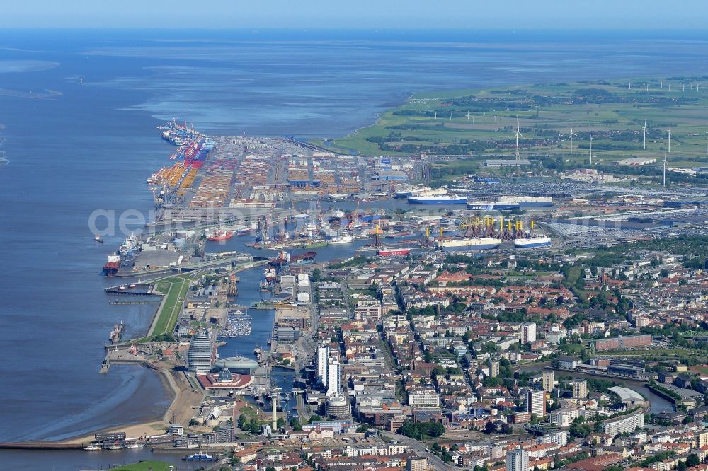 Bremerhaven from above - Town View of the streets and houses of the residential areas around Stadtbremischer Ueberseehafen Bremerhaven with mouth of the Weser in the state Bremen