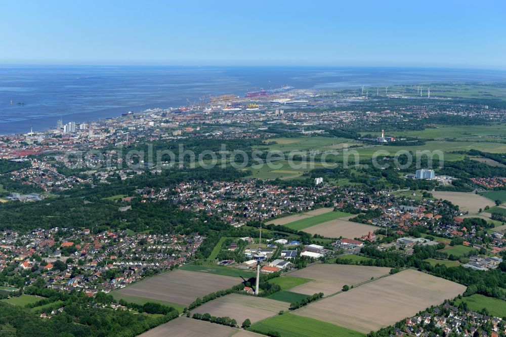 Aerial photograph Bremerhaven - Town View of the streets and houses of the residential areas in Bremerhaven with mouth of the Weser in the back in the state Bremen