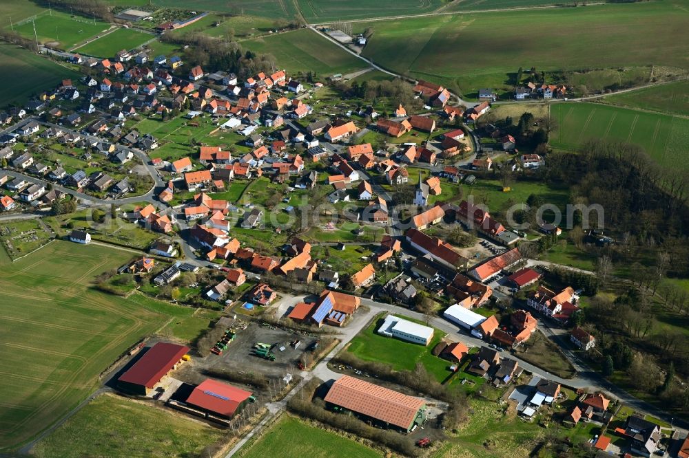 Brunkensen from the bird's eye view: Town View of the streets and houses of the residential areas in Brunkensen in the state Lower Saxony, Germany