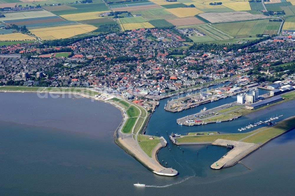 Aerial image Büsum - Town View of the streets and houses of the residential areas behind the two harbour basins in Buesum in the state Schleswig-Holstein