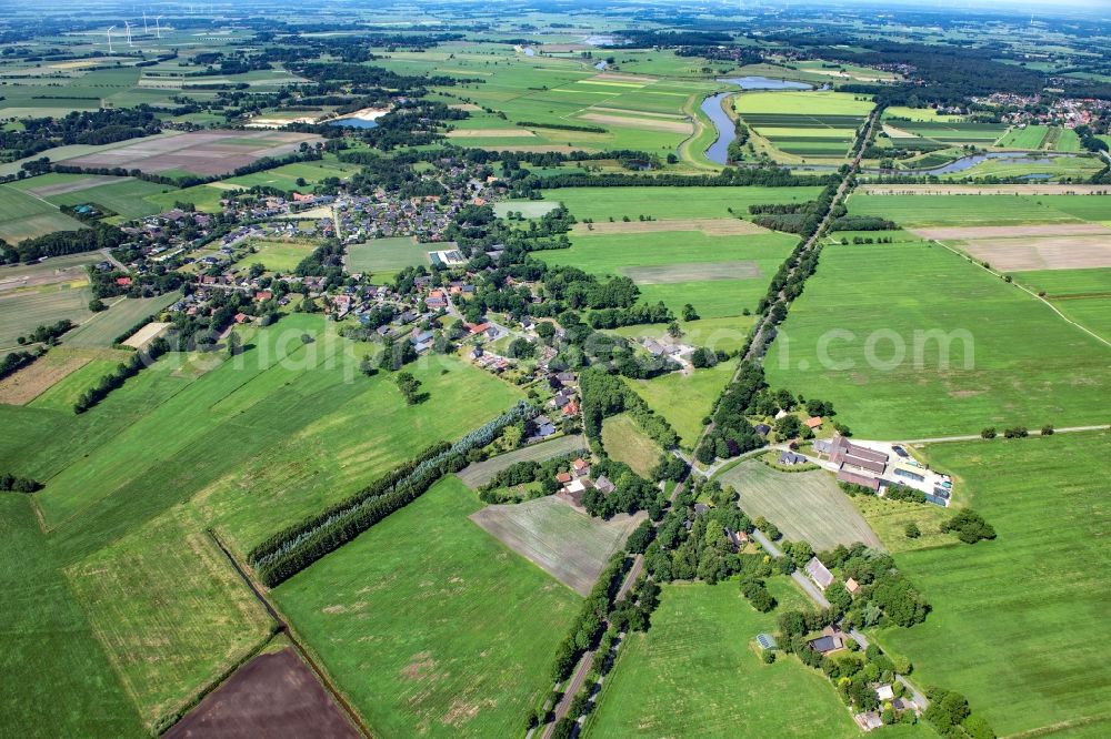 Aerial photograph Burweg - Town View of the streets and houses of the residential areas in Burweg in the state Lower Saxony, Germany