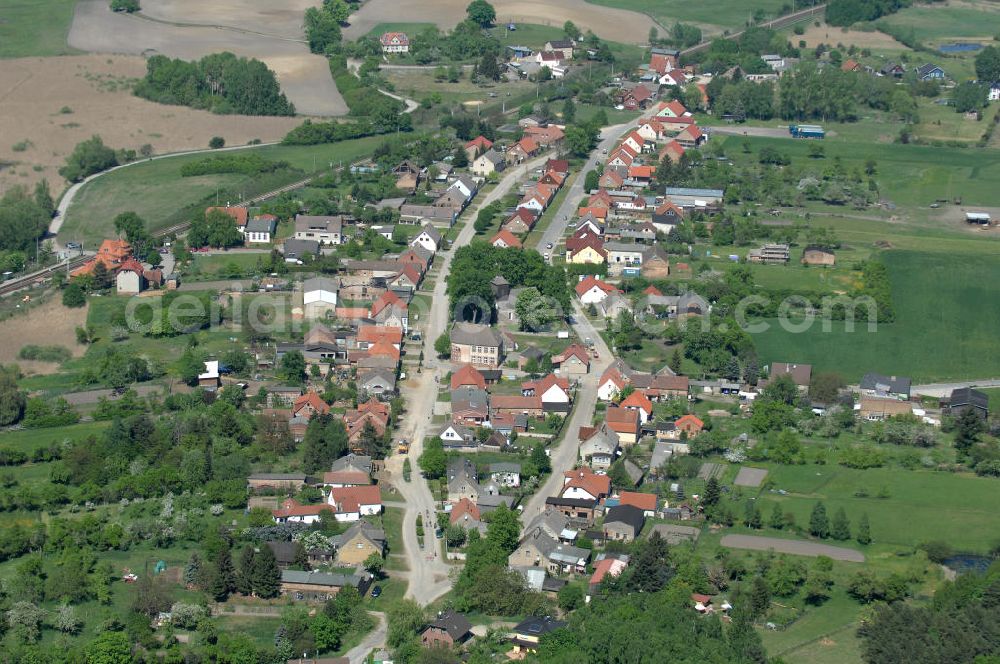 Chorin from above - Blick auf das Straßendorf Chorin. Der Ort liegt im Landkreis Barnim, ca. 6 km von Eberswalde entfernt. Chorin hat ca. 2.500 Einwohner.