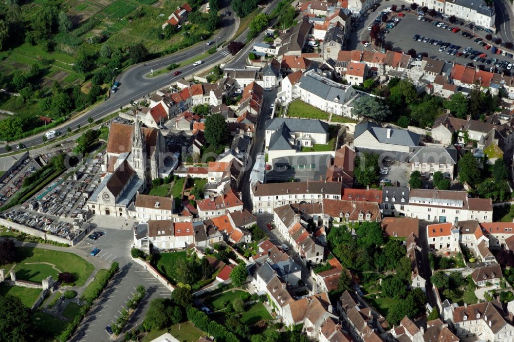 Crépy-en-Valois from the bird's eye view: View at Crépy-en-Valois in the department of Oise in the Picardie region of France, left of center, the church of St. Denis and the cemetery