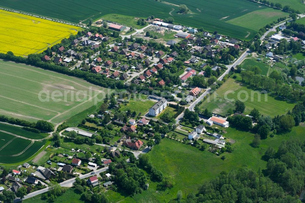 Dalberg-Wendelstorf from the bird's eye view: Town View of the streets and houses of the residential areas in Dalberg-Wendelstorf in the state Mecklenburg - Western Pomerania, Germany