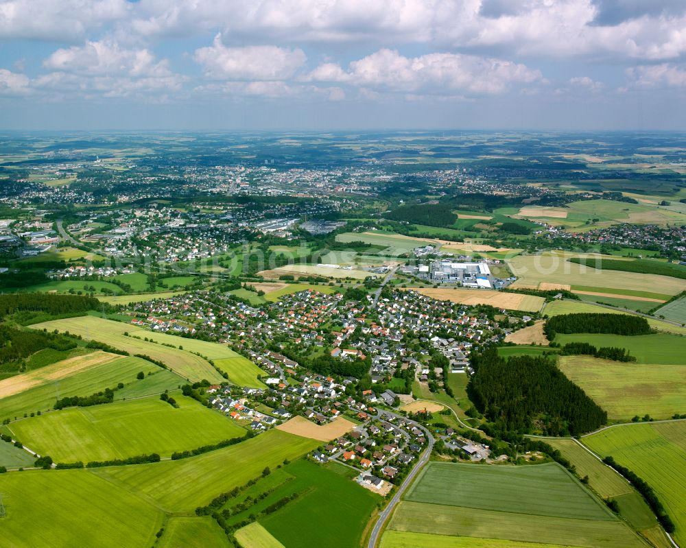 Döhlau from above - Town View of the streets and houses of the residential areas in Döhlau in the state Bavaria, Germany