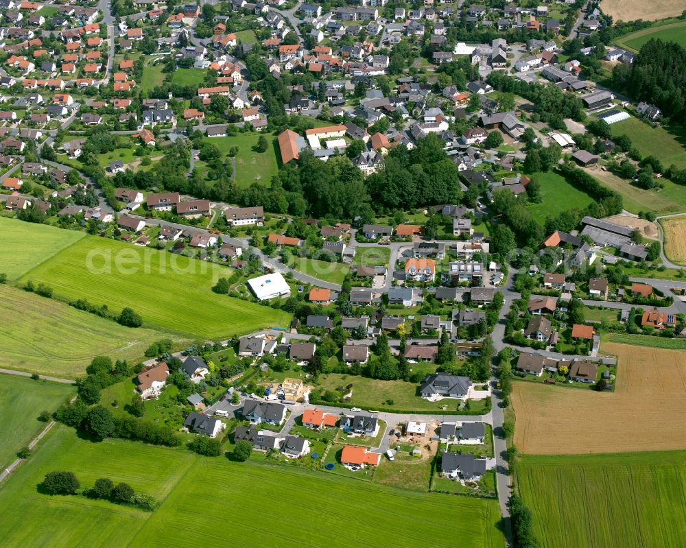 Döhlau from the bird's eye view: Town View of the streets and houses of the residential areas in Doehlau in the state Bavaria, Germany