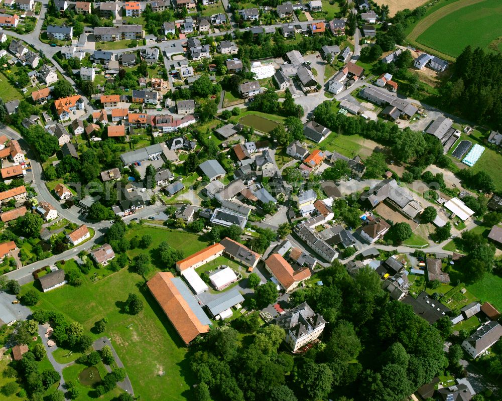 Aerial photograph Döhlau - Town View of the streets and houses of the residential areas in Döhlau in the state Bavaria, Germany