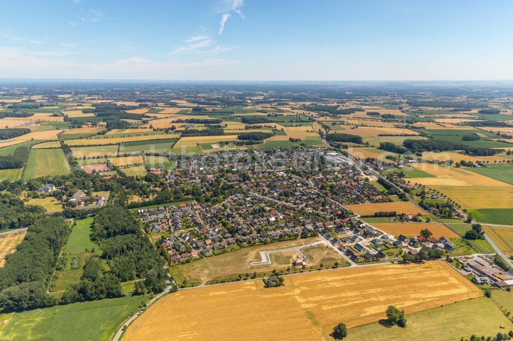 Aerial photograph Diestedde - Town View of the streets and houses of the residential areas in Diestedde in the state North Rhine-Westphalia, Germany