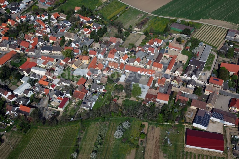 Dittelsheim-Heßloch from the bird's eye view: Townscape of Heßloch is a municipality in the district Alzey-Worms in Rhineland-Palatinate