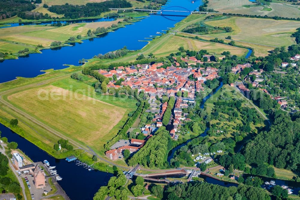 Dömitz from the bird's eye view: Town view of the streets and houses of the residential areas in Doemitz an der Elbe in the state Mecklenburg-Western Pomerania, Germany