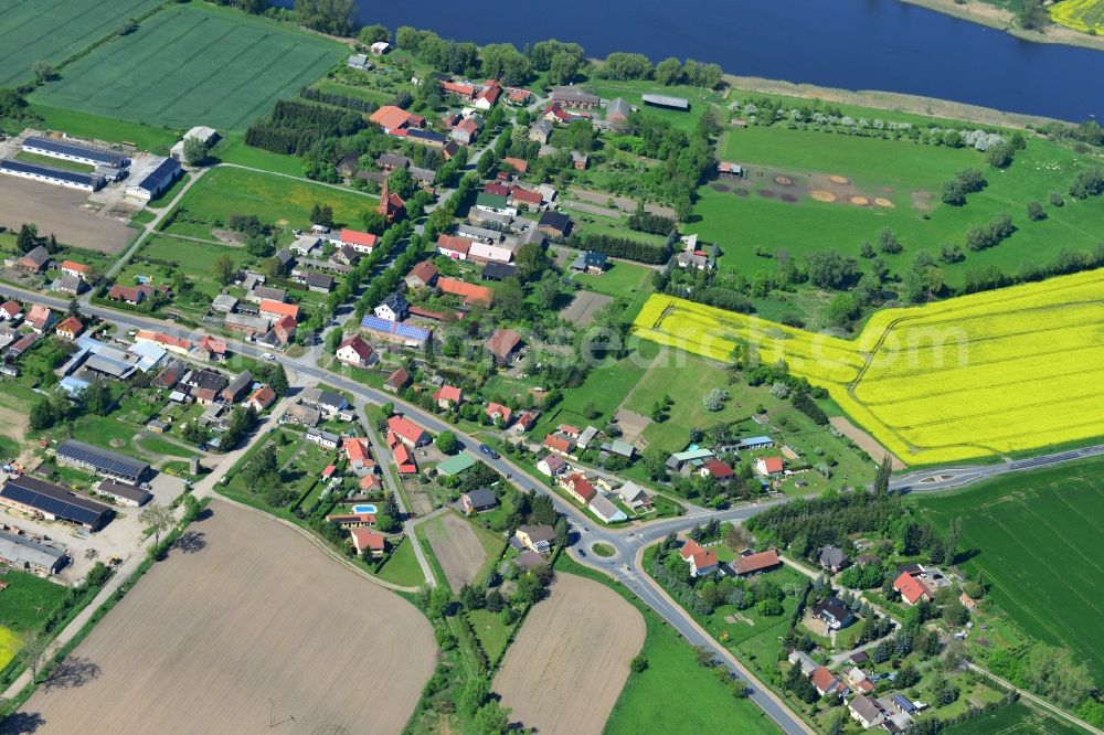 Bückwitz from the bird's eye view: Town View from the village Brueckwitz on Bückwitzer lake in Brandenburg