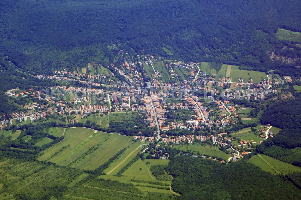 Pilisszentkereszt from the bird's eye view: Town view of the streets and houses of the residential areas in the village Pilisszentkereszt in the Budapest area in Komitat Pest, Hungary