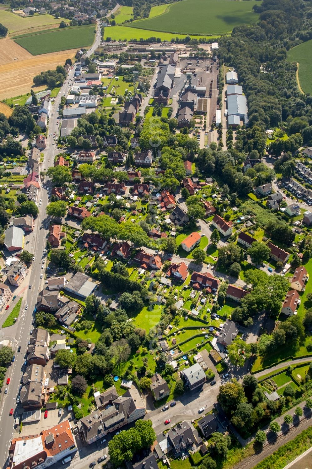 Aerial photograph Dortmund - Town View of the streets and houses of the residential areas in Dortmund-Boevinghausen in the state North Rhine-Westphalia