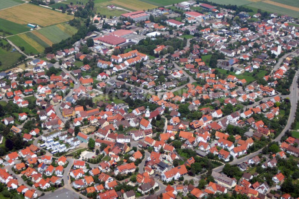 Dürnau from the bird's eye view: Blick auf den Ort Dürnau. Dürnau ist eine Gemeinde im Landkreis Göppingen in Baden-Württemberg. Die Entstehung Dürnaus dürfte in die jüngere Ausbauzeit des 9. bis 13. Jh. fallen. Der Ort wird als Durnon erstmals 1275 im liber decimationis erwähnt. Kontakt: Friedrich Buchmaier, 07164/91010-12, Hauptstr. 16, 73105 Dürnau,