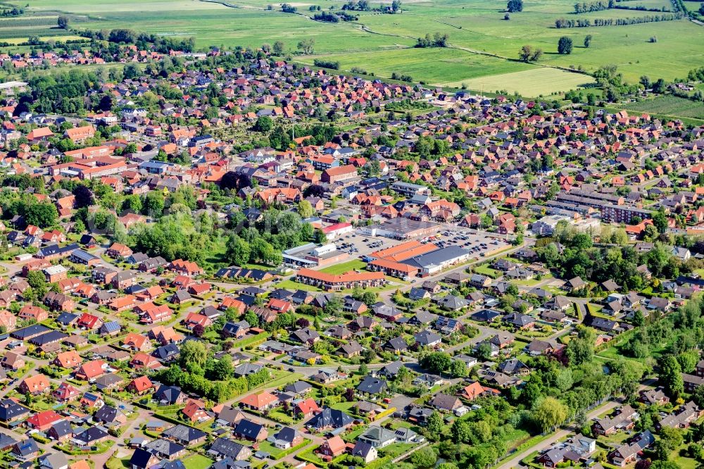 Drochtersen from above - Town View of the streets and houses of the residential areas in Drochtersen in the state Lower Saxony, Germany