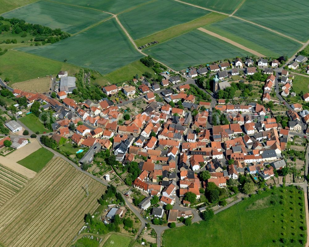 Aerial photograph Duchroth - View of Duchroth in the state of Rhineland-Palatinate. Duchroth is a borough and municipiality in the county district of Bad Kreuznach. It is an important wine-growing village and located on federal highway B 41, surrounded by agricultural land