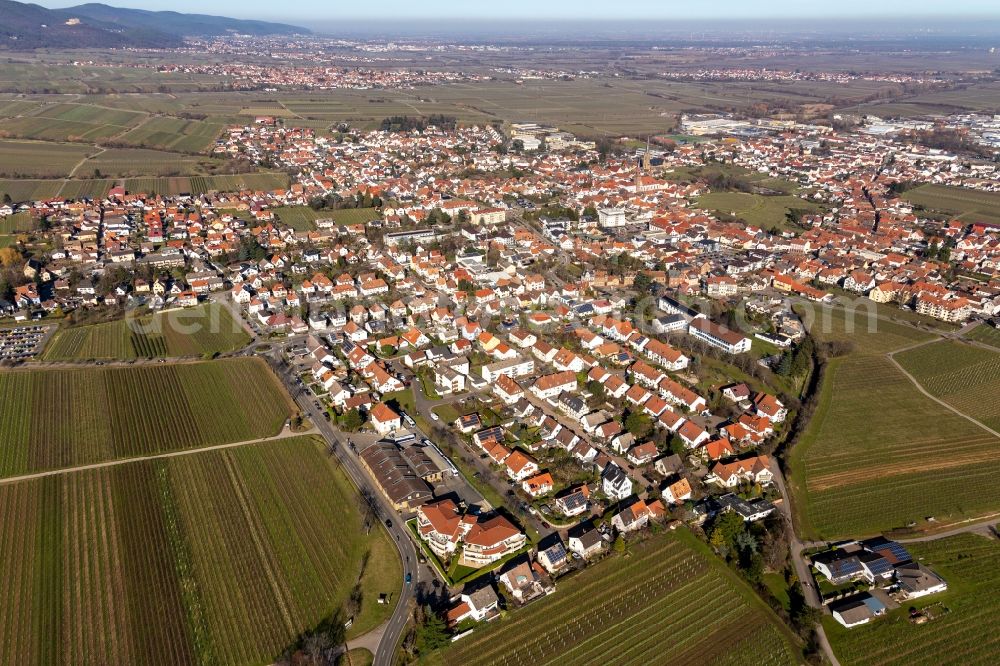 Edesheim from above - Town View of the streets and houses of the residential areas in Edesheim in the state Rhineland-Palatinate