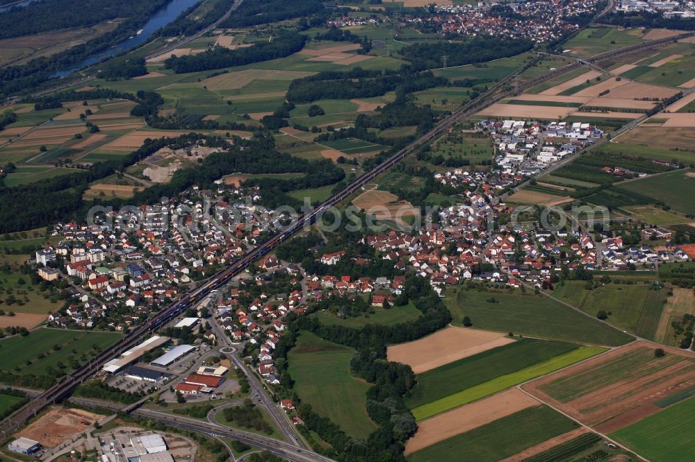 Eimeldingen from the bird's eye view: Town View of the streets and houses of the residential areas in Eimeldingen in the state Baden-Wuerttemberg