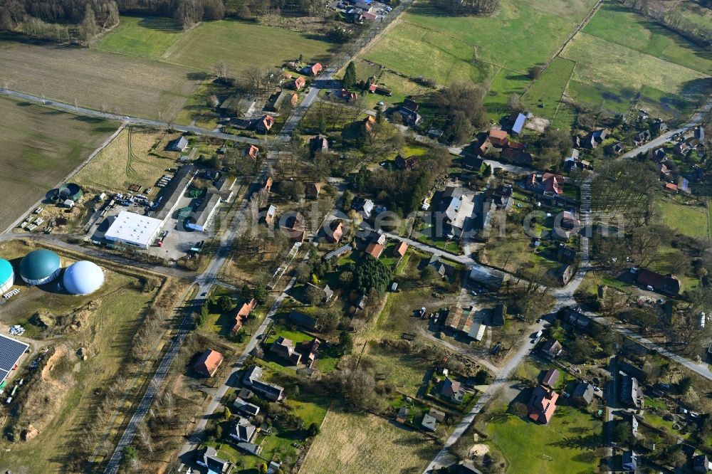 Eimke from the bird's eye view: Town View of the streets and houses of the residential areas in Eimke in the state Lower Saxony, Germany